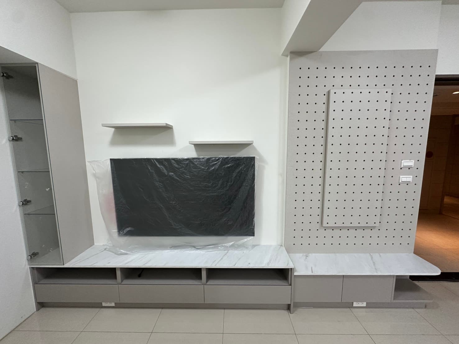 客廳電視櫃/穿鞋椅